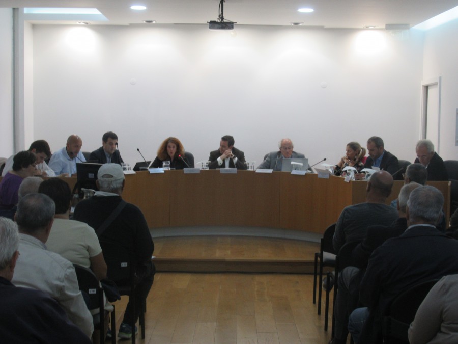 Construção de Estacionamento no Hospital do Barreiro CDU e PSD sugerem retirada de proposta de isenção de taxas . PS afirma enquadramento legal