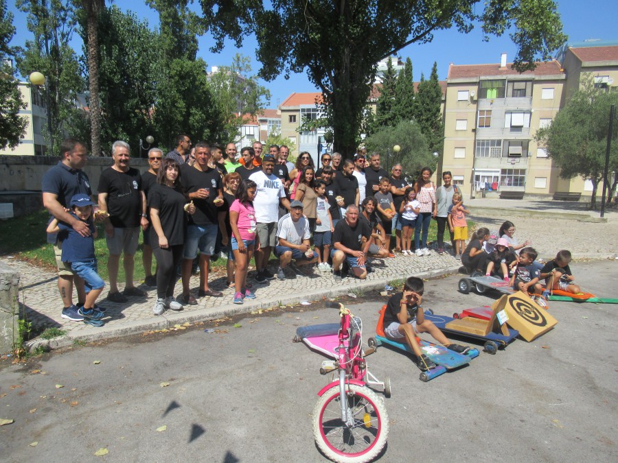 Barreiro – Encontro na Praceta Frei Luís de Sousa Manter vivas as relações dos «jovens da praceta»