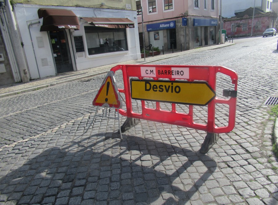 Barreiro - Acesso ao centro está uma confusão Sem informação a opção é andar às voltas . São Obras, senhor, são obras...