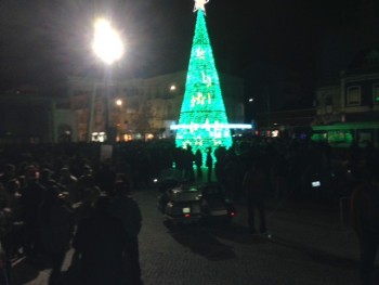 Barreiro hoje e sempre em cada esquina um amigo A ginja de Natal mais uma vez encheu o centro da cidade com uma multidão