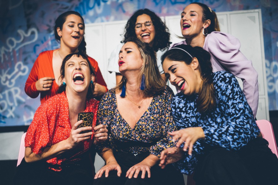 «Girls Like That» no Teatro Municipal do Barreiro O ruído da intimidade: entre o jogo social e a solidão interior
