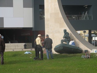 Barreiro - Monumento ao Fuzileiro Após restauro de regresso ao seu posto