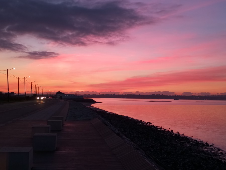 E se a Braancamp tivesse gente a contemplar este pôr do sol? Por António Neves Barreiro