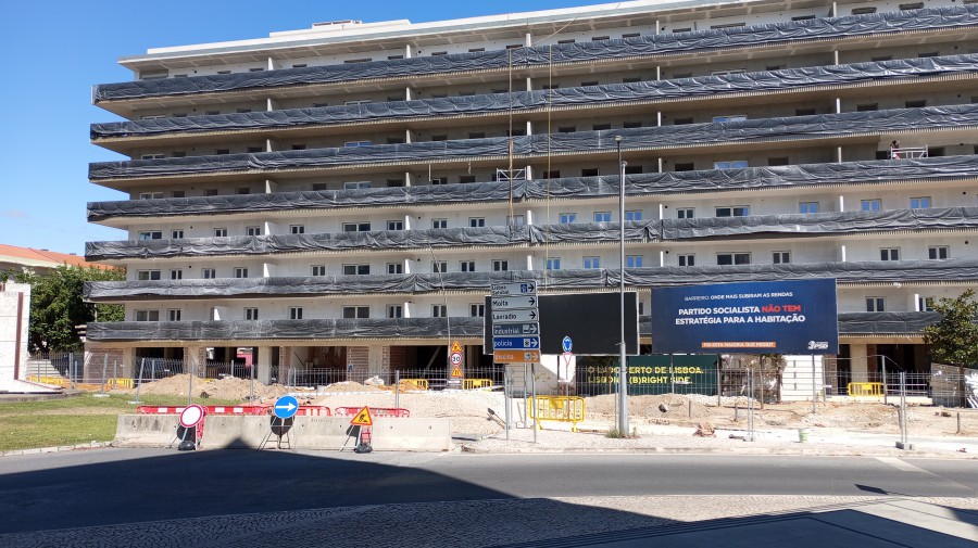Há Obras Prioritárias Por António Neves Barreiro