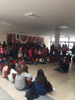 Momento mágico no Hospital do Barreiro Cânticos de Natal com o Coro Infantil da Escola Mendonça Furtado