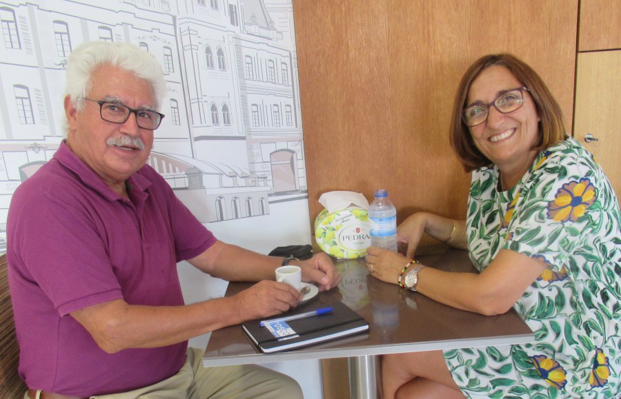 Tomar café nas freguesias – Alto do Seixalinho/Santo André/ Verderena Maria Antonieta da CDU – despojadas de serviços de proximidade.