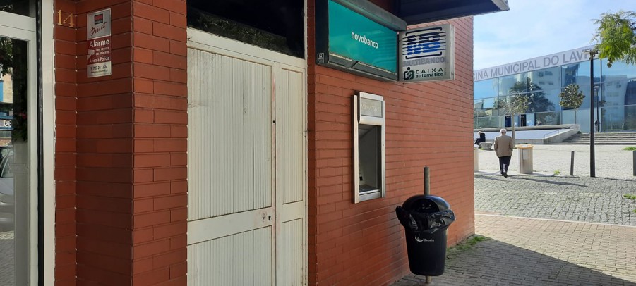 BARREIRO - No Multibanco do Mercado Municipal do Lavradio Tentativa de assalto durante esta madrugada