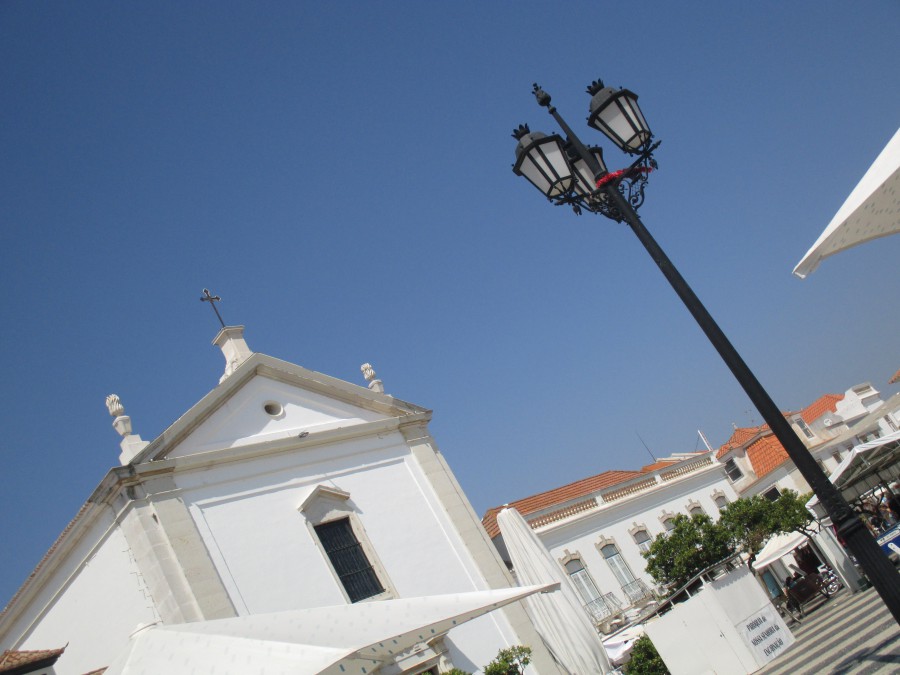 Crónicas do Algarve Acerca de uma Guerra com Dia e Hora Marcada