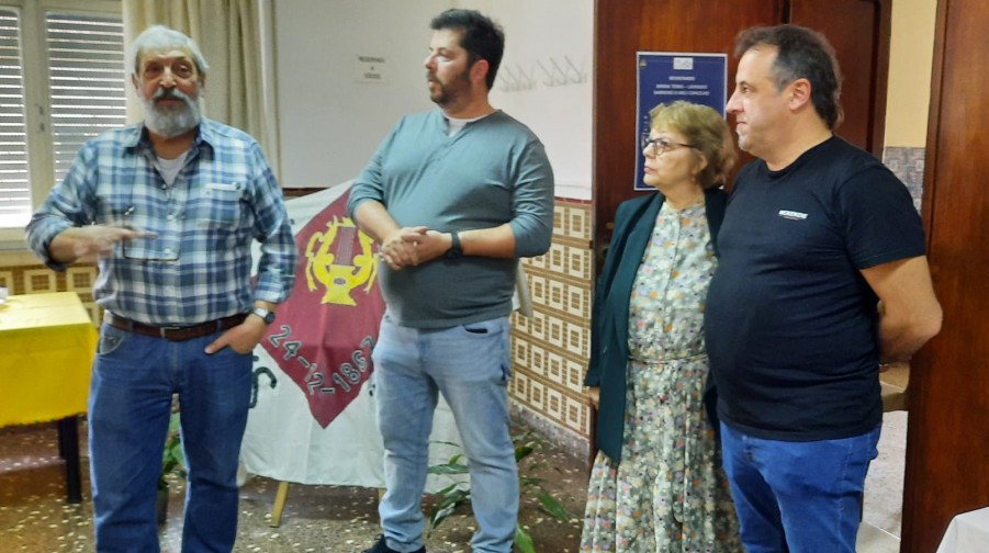 Na SFAL – Sociedade Filarmónica Agrícola Lavradiesne Exposição de Pintura em Tela e Azulejo de Rogério Lopo