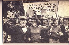 Abril, Ainda Paz e Amor!... Por Maria Clarinda