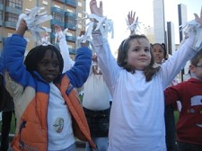 Dia Escolar da Não Violência e da Paz - BARREIRO Foram mais de 500 crianças que uniram as mãos pela PAZ