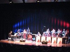 Lotação Esgotada no Concerto de Ano Novo no Município da Moita Big Band da Escola de Jazz do Barreiro recordou orquestras americanas dos anos 30 e 40