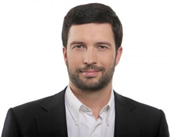 Setúbal - Deputado do PCP no Parlamento Europeu amanhã na região Visita começa na Associação do Comércio, Industria e Serviços do Barreiro e Moita