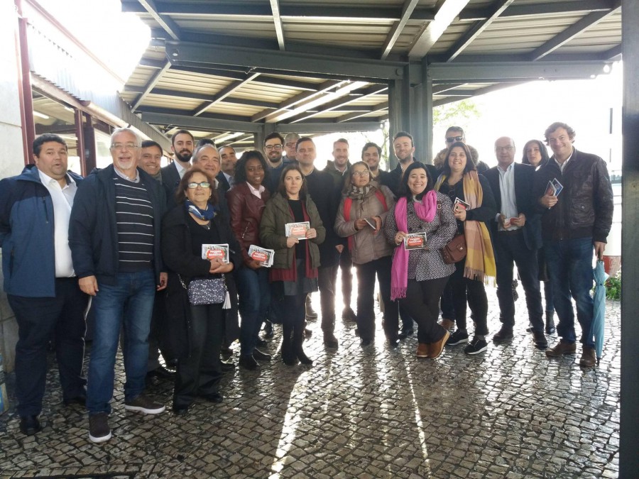 Pedro Marques no distrito de Setúbal Uma ação de pré-campanha na Estação Fluvial de Cacilhas