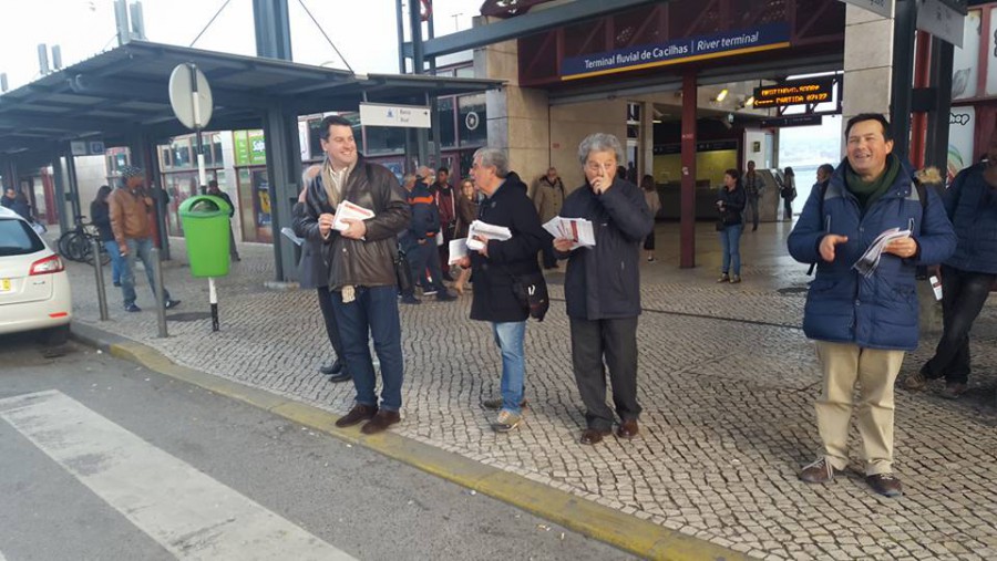 Nos Cais da Trafaria, Cacilhas, Seixal, Barreiro e Montijo PCP Junto dos Utentes da Transtejo e Soflusa Reivindica Resolução dos Problemas