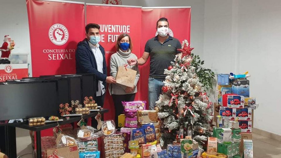 Secção Partido Socialista Seixal/Arrentela Acão Solidária de recolha de Alimentos . Campanha Solidária 2020