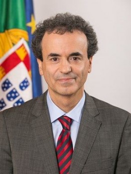 Médicos de família na Península de Setúbal Secretário de Estado Adjunto e da Saúde anuncia concurso para 42 vagas