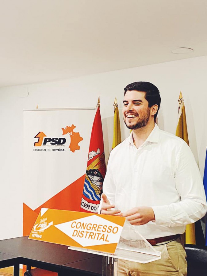 Tiago Sousa Santos do Barreiro Reeleito Presidente da JSD Distrital de Setúbal