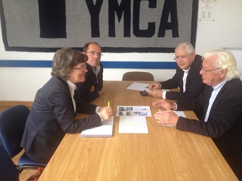 Maria Amélia Antunes candidata PS visita Santa Casa da Misericórdia de Almada Reúne com o Centro de Emprego de Setúbal e ACM/ YMCA de Setúbal