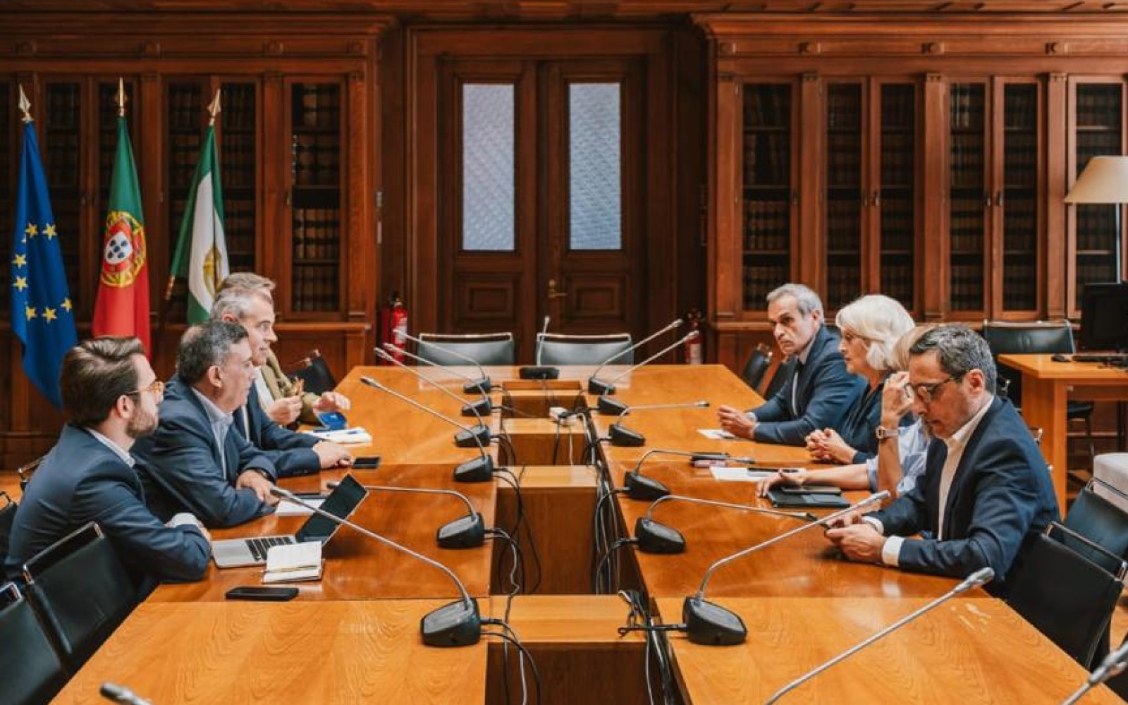 Deputados do PS reúnem com Comunidade Intermunicipal Defendem Península de Setúbal tem de assumir-se como um dos motores do desenvolvimento do país