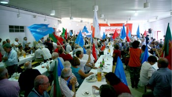No salão da Sociedade Cooperativa Piedense em Almada CDU assinalou também o Dia Internacional do Idoso