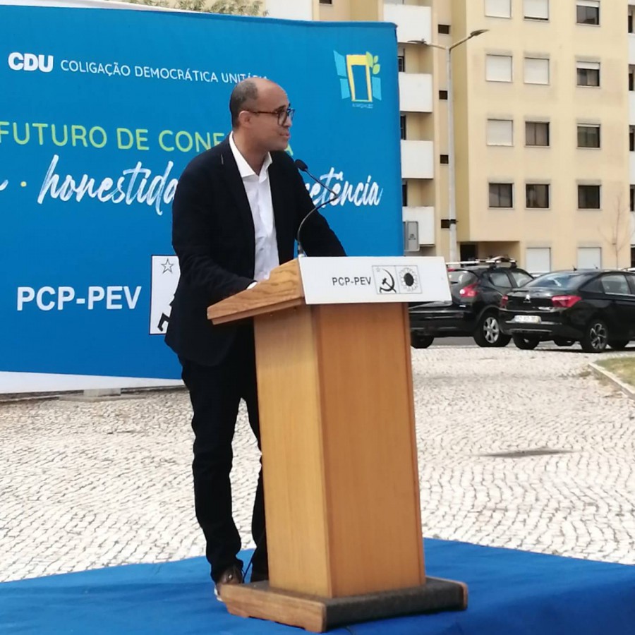 NA QUINTA DOS FIDALGUINHOS CDU APRESENTA CANDIDATO À PRESIDÊNCIA DA UNIÃO DE FREGUESIAS DO BARREIRO E LAVRADIO Criticou despesismo atual, o investimento supérfluo, a propaganda