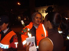 Em Almada e Setúbal Oferta de rosas em acção de sensibilização sobre a sinistralidade