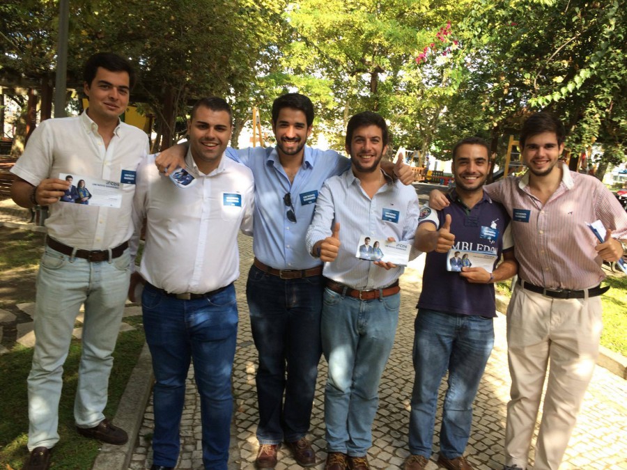 Deputada Ana Rita Bessa e Presidente da Juventude Popular Acompanham candidato do CDS em visitas pelo Barreiro