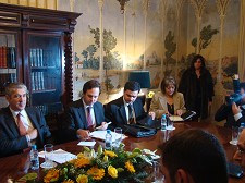 Sócrates traz “Governo Presente” ao Distrito de Setúbal Governo não vai suspender os grandes investimentos públicos