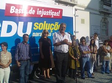 Campanha da CDU Setúbal está na rua Setubalenses e azeitonenses recebem candidatos com entusiasmo
