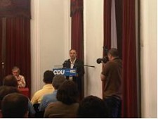 Francisco Lopes na apresentação do compromisso eleitoral para o distrito de Setúbal Portugal é «território de caça» para a troika