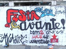 JCP de Setúbal pinta em Almada Mural de afirmação da Festa do Avante