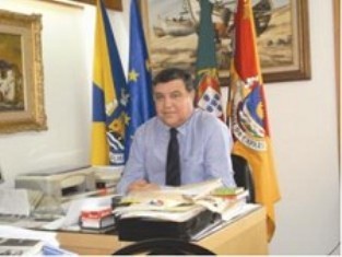 Marques Mendes e Marco António Costa em Almada Na apresentação da candidatura de António Neves