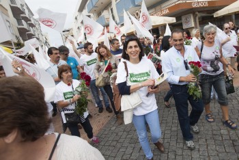 Almada - Na Costa da Caparica Candidatos PS de Setúbal recebidos com simpatia e apoio de muitos cidadãos