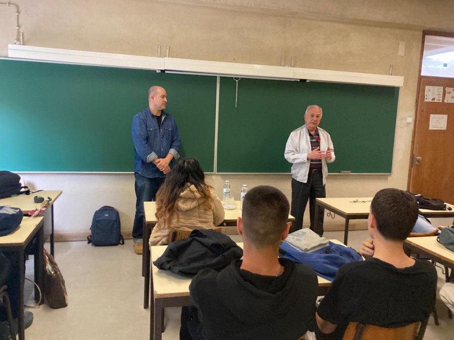 Núcleo do Barreiro da URAP Promove comemorações do 25 de abril nas escolas do Barreiro