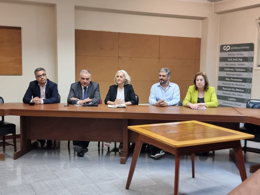 Deputados do PS Setúbal Defendem avaliação da possibilidade de comboios de passageiros em Sines