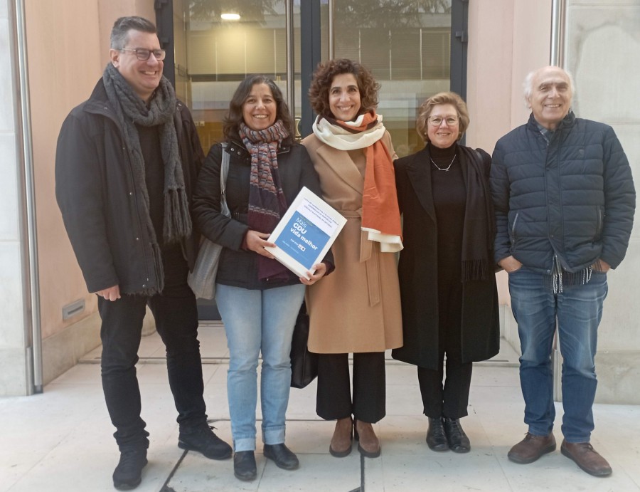 CDU entregou hoje a lista ao Círculo de Setúbal Mais votos e mais deputados são garantia de mais força à CDU