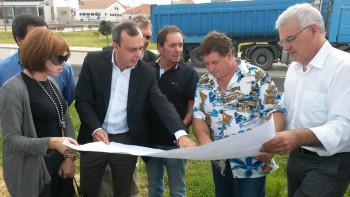 Setúbal - Deputada Catarina Marcelino PS Visita terreno no dia do início da obra do novo Centro de Saúde de Sines
