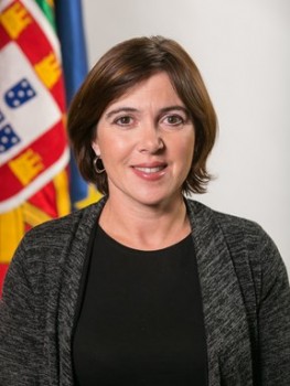 Seminário «Migração e Integração» em Almada Secretária de Estado para a Cidadania e a Igualdade na abertura