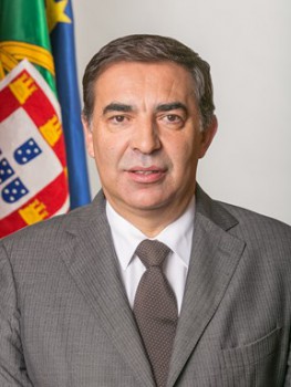 Secretário de Estado das Pescas, José Apolinário no Barreiro Uma visita da praia da Copacabana à Barra-a-Barra