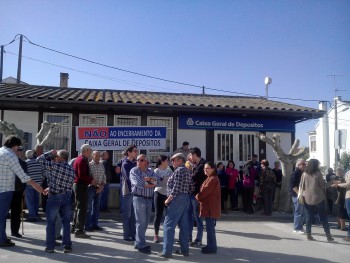Montijo - Cerca de 200 pessoas presentes na Tribuna Pública promovida pela CDU Contra o encerramento da Caixa Geral de Depósitos em Canha