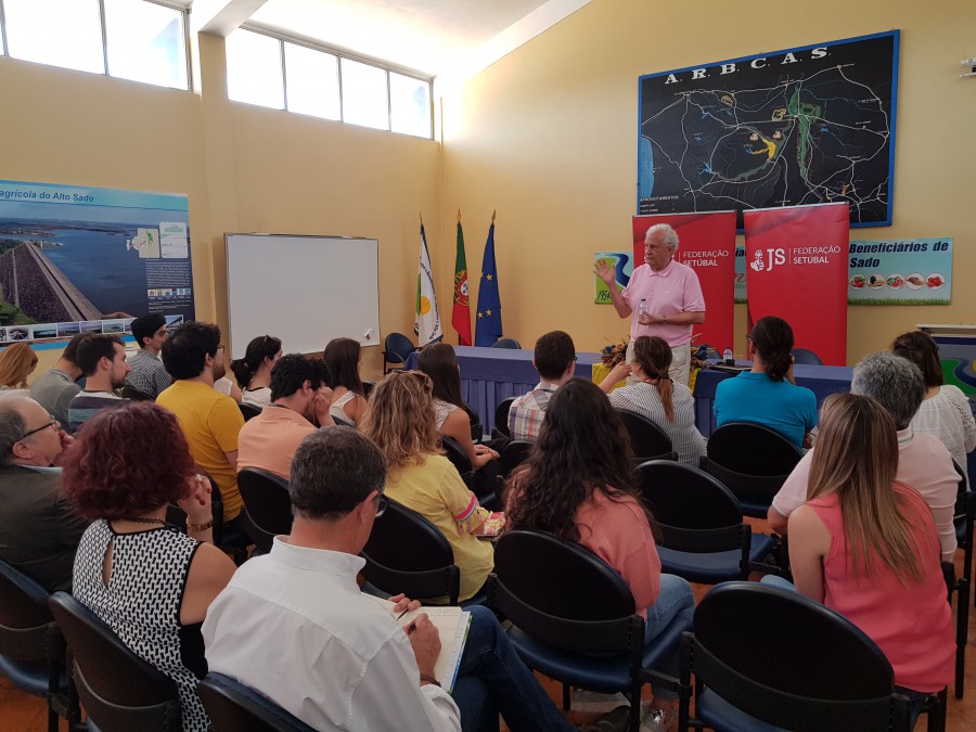Alexandre Quintanilha em Santiago do Cacém Juventude Socialista de Setúbal realizou sessão sobre «Participação Cívica»