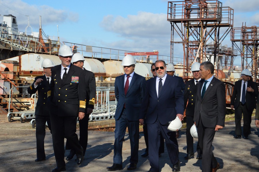 Almada - Ministro da Defesa Nacional visita Arsenal do Alfeite Pretendeu conhecer em pormenor a situação da empresa.