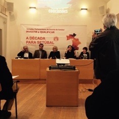 Jornadas Parlamentares dos socialistas eleitos pelo Círculo Eleitoral de Setúbal Investir e Qualificar palavras-chave para o desenvolvimento do País e do Distrito na próxima década