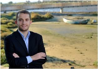 Pedro Vasconcelos Almeida candidata-se a Presidente da Juventude Socialista do Barreiro Romper com paradigma cinzento e imobilista imposto nos últimos anos pela CDU