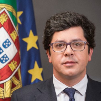 Secretário de Estado da Juventude e do Desporto em Sesimbra Condecora Luís Sénica, Selecionador Nacional de Hóquei em Patins