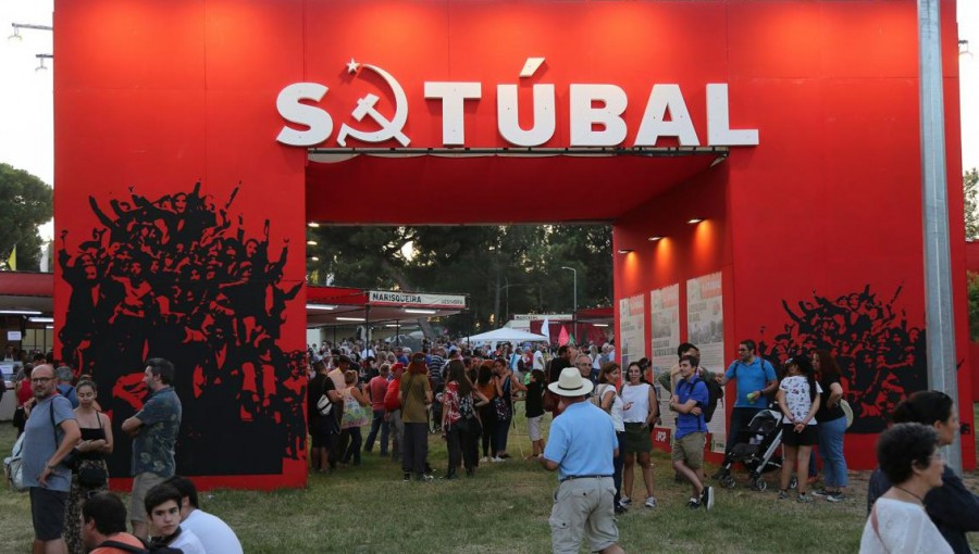 Na Quinta da Atalaia na Baía Natural do Seixal 46.ª edição da Festa do Avante decorre até domingo