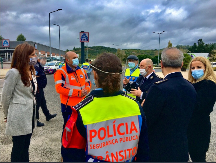 No Dia Mundial em Memória das Vítimas da Estrada Secretária de Estado da Administração Interna, Patrícia Gaspar, numa ação de sensibilização rodoviária