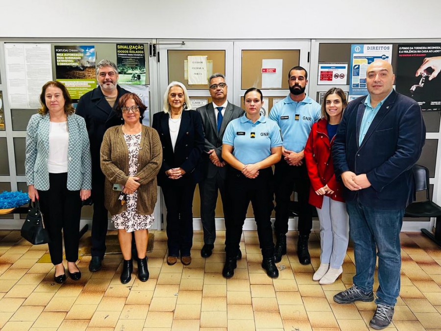 BARREIRO - Deputados Socialistas eleitos pelo distrito de Setúbal Visitam Posto Territorial da GNR de Santo António da Charneca