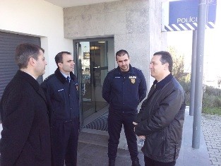 Num mês dedicado à área da segurança no distrito de Setúbal Deputados do PSD vão pedir à ministra novas instalações para PSP e GNR